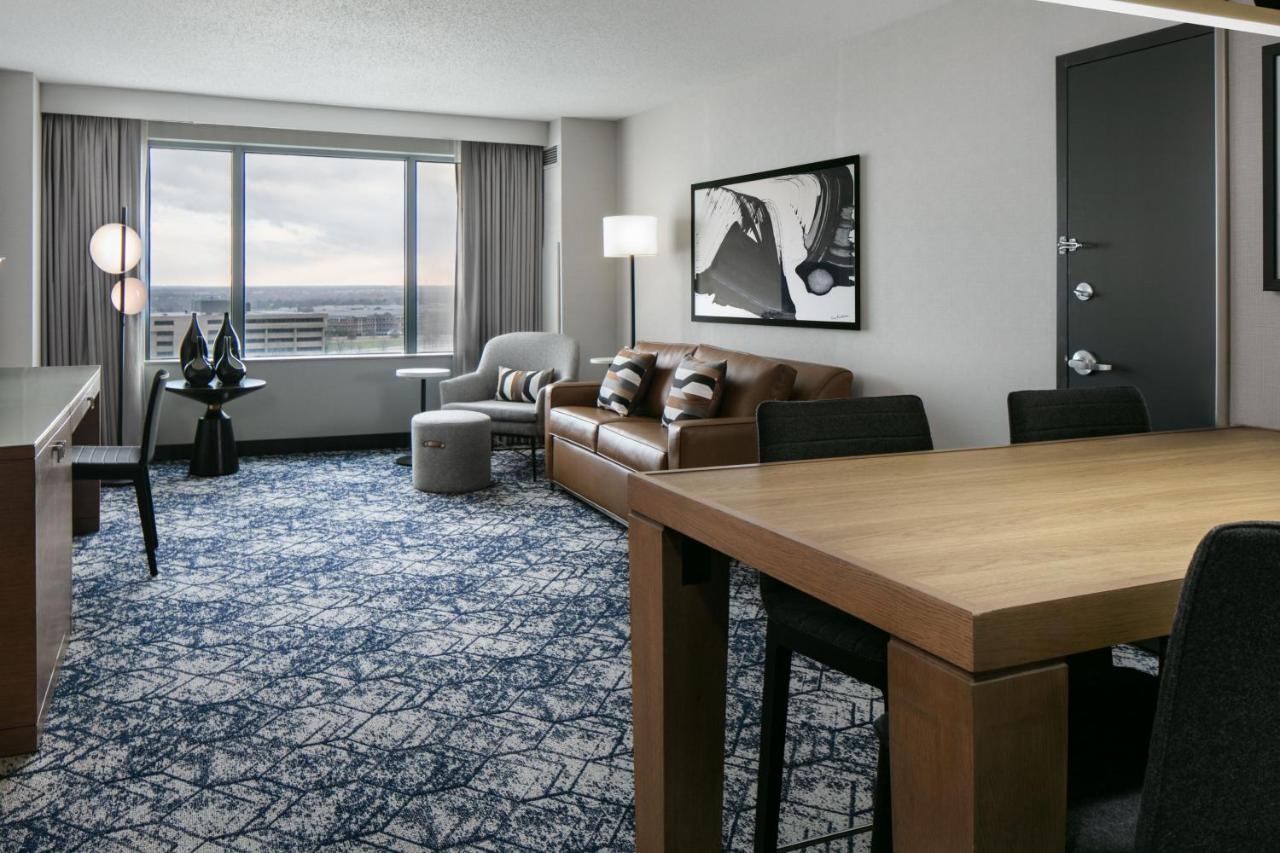 Sheraton Overland Park Hotel At The Convention Center Esterno foto
