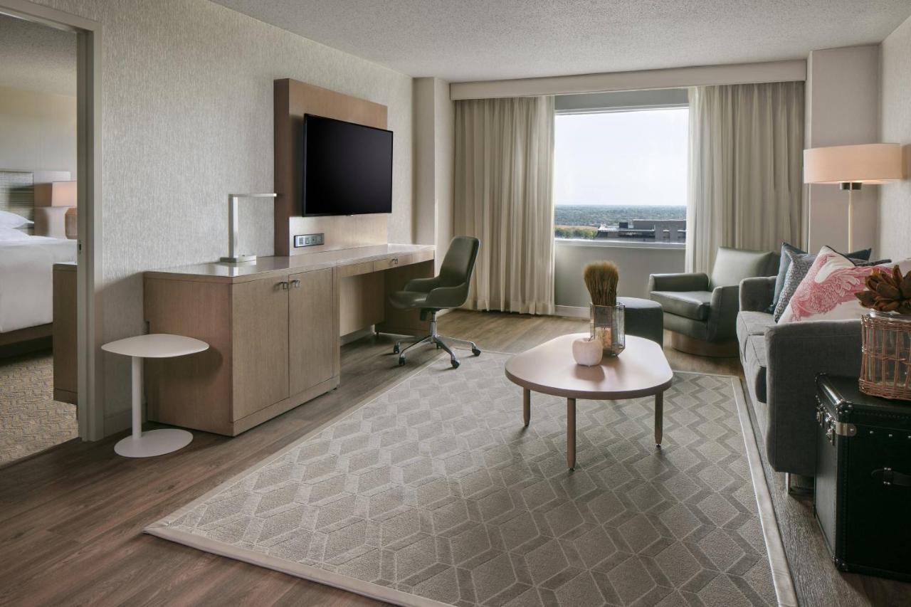 Sheraton Overland Park Hotel At The Convention Center Esterno foto