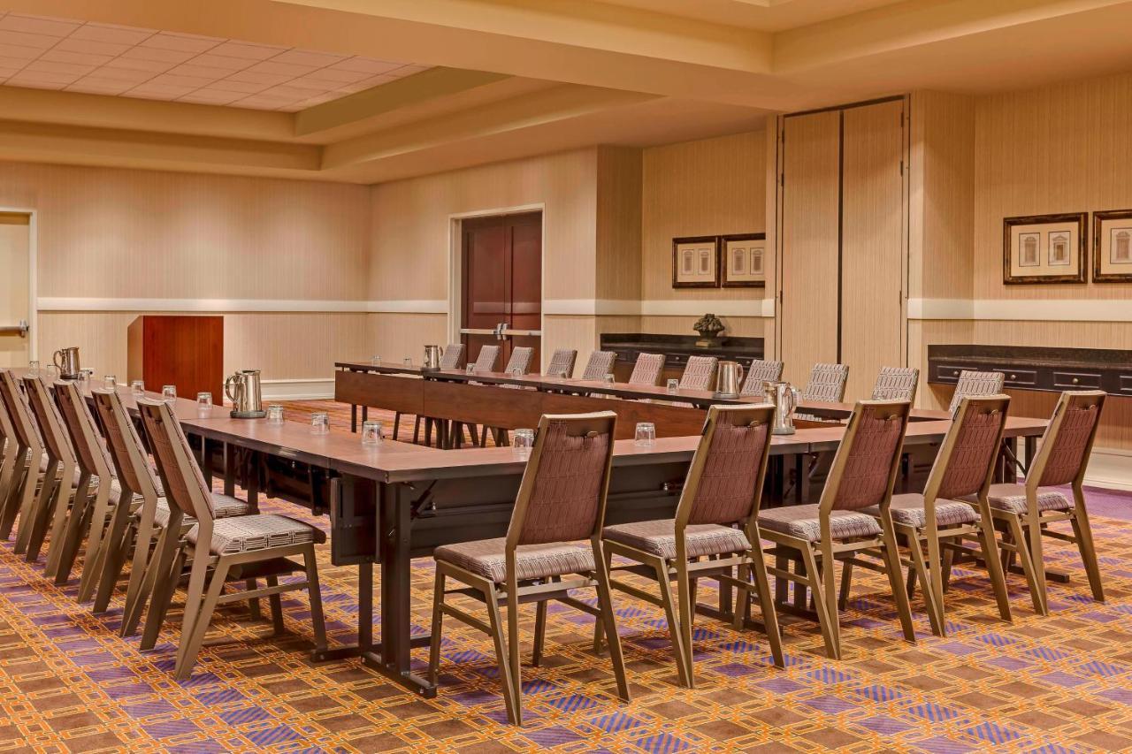 Sheraton Overland Park Hotel At The Convention Center Esterno foto