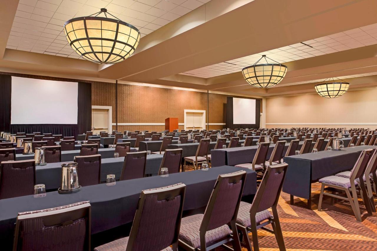 Sheraton Overland Park Hotel At The Convention Center Esterno foto
