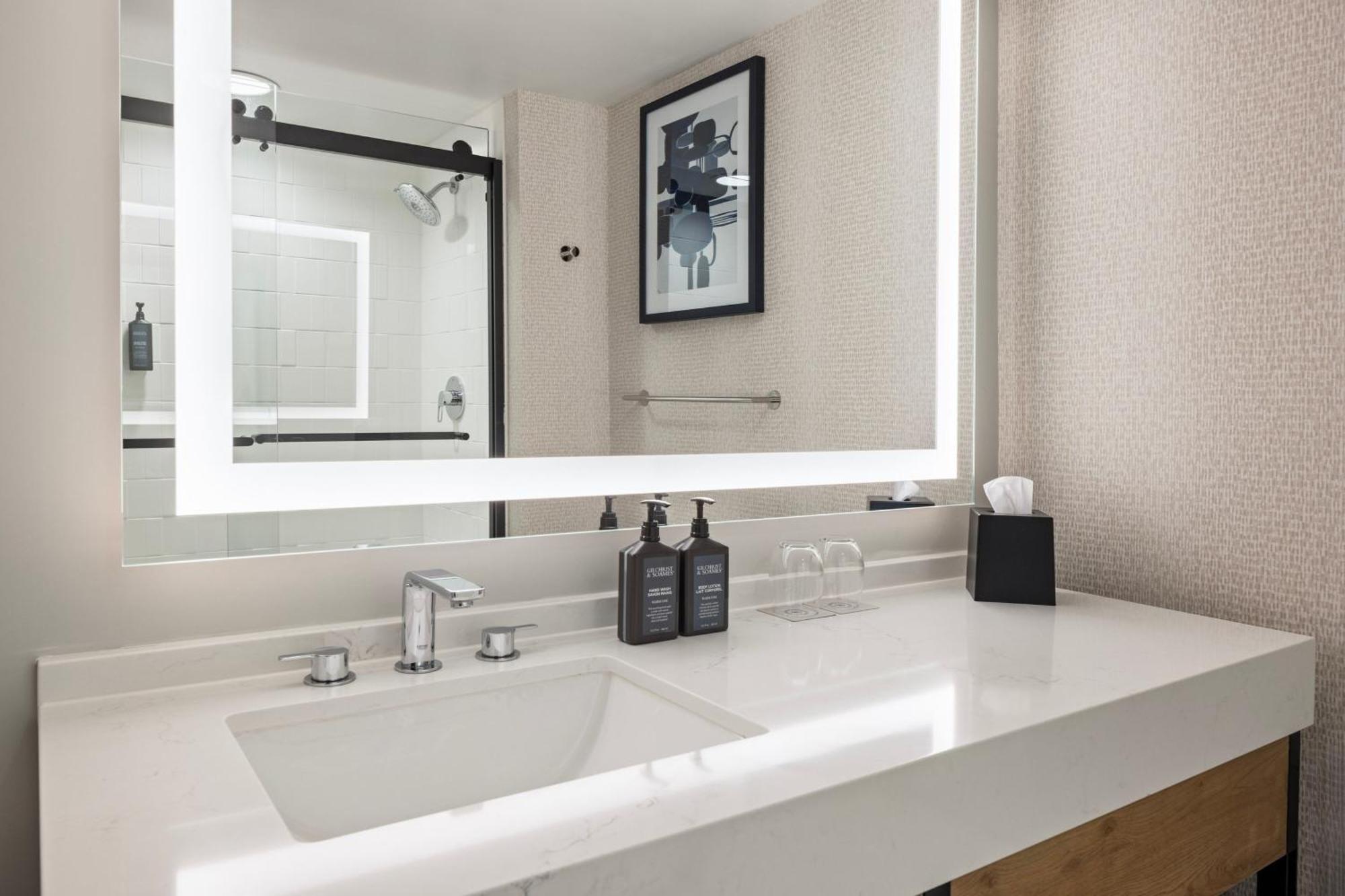 Sheraton Overland Park Hotel At The Convention Center Esterno foto
