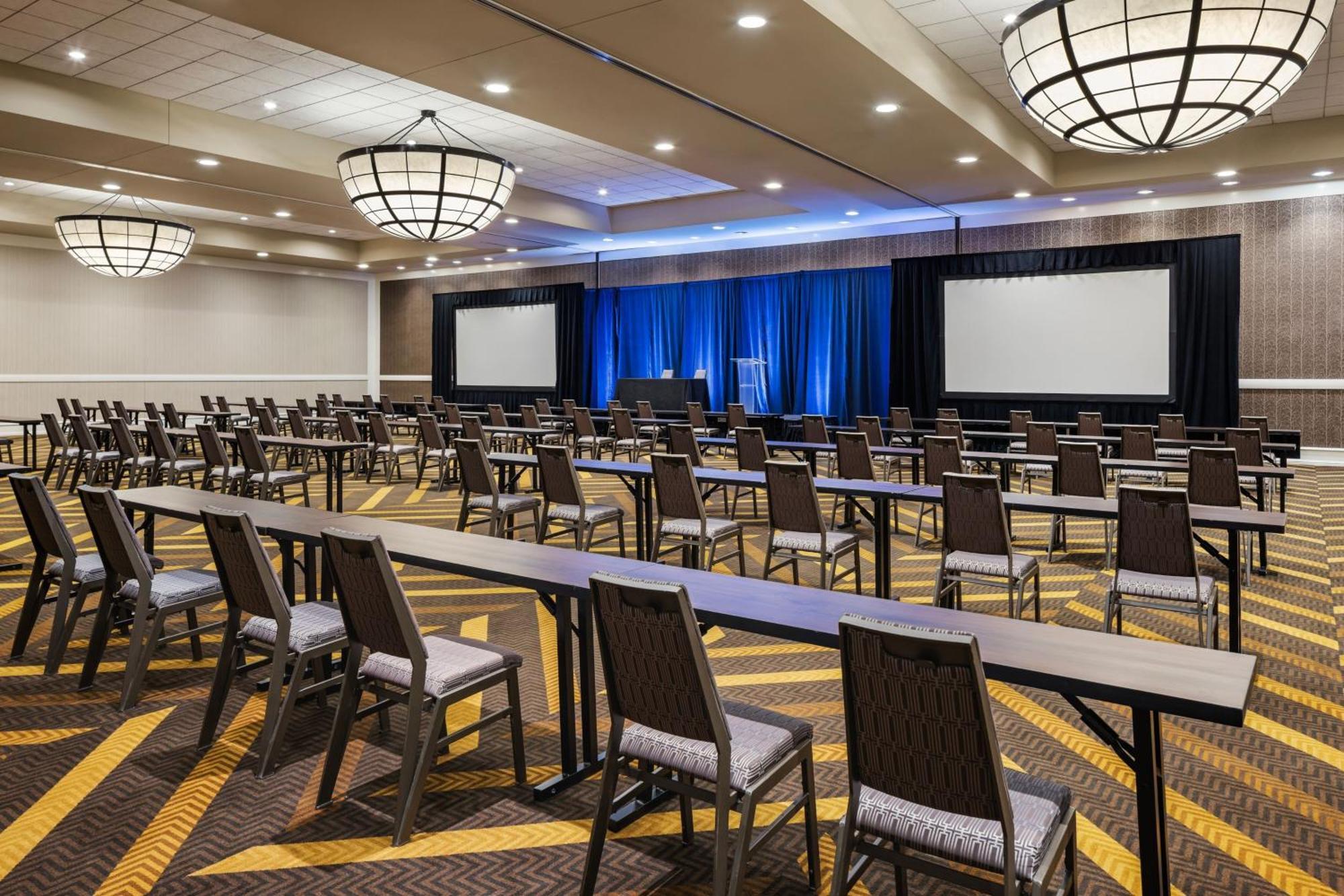 Sheraton Overland Park Hotel At The Convention Center Esterno foto