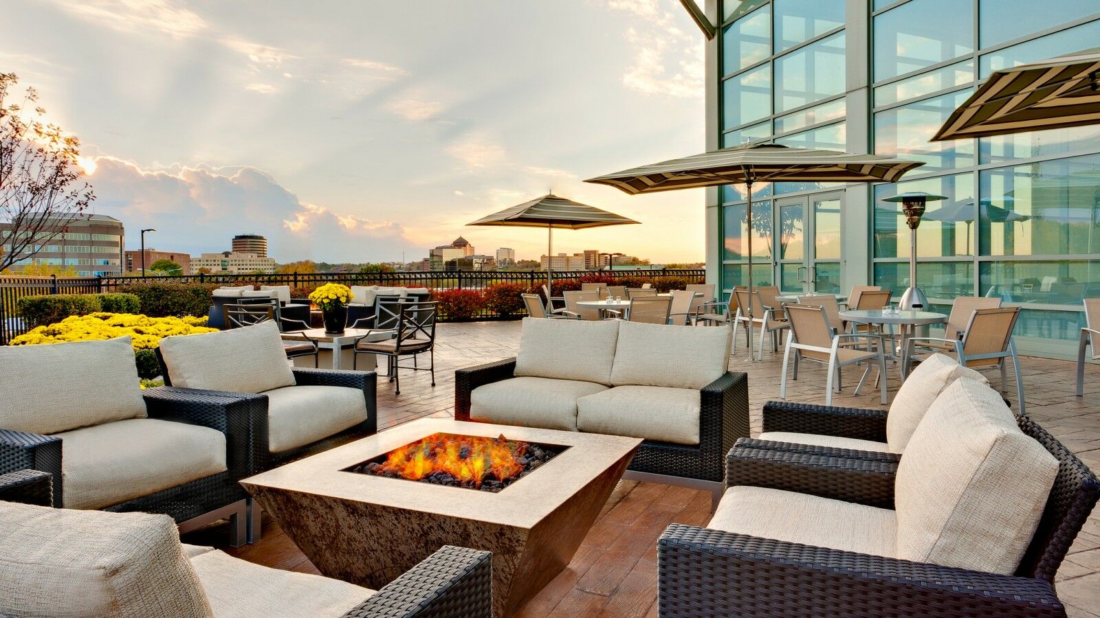 Sheraton Overland Park Hotel At The Convention Center Esterno foto