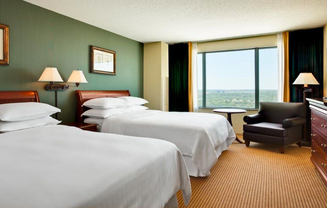 Sheraton Overland Park Hotel At The Convention Center Esterno foto